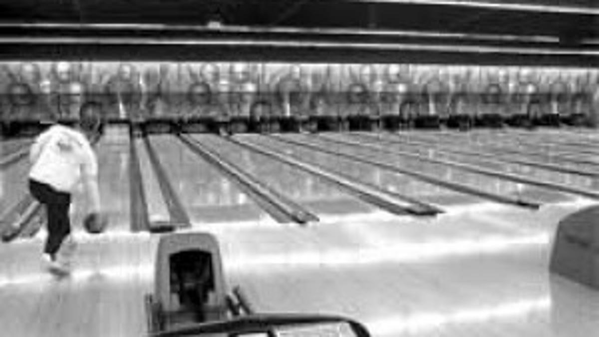 Life In The Guttera New Bowling Alley Hopes To Strike It Rich By Sparing No Special Effects Hjnews Com