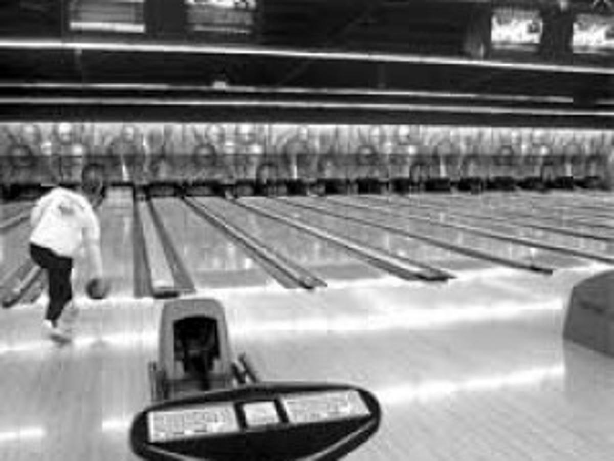 Life In The Guttera New Bowling Alley Hopes To Strike It Rich By Sparing No Special Effects Hjnews Com