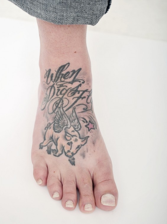 Skull foot tattoos hi-res stock photography and images - Alamy