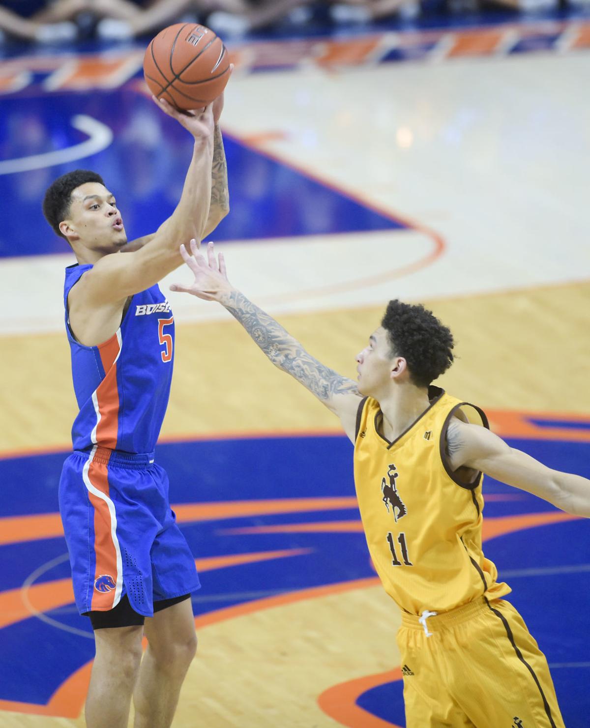 Boise State Rolls Past Wyoming Ends Three Game Losing Streak