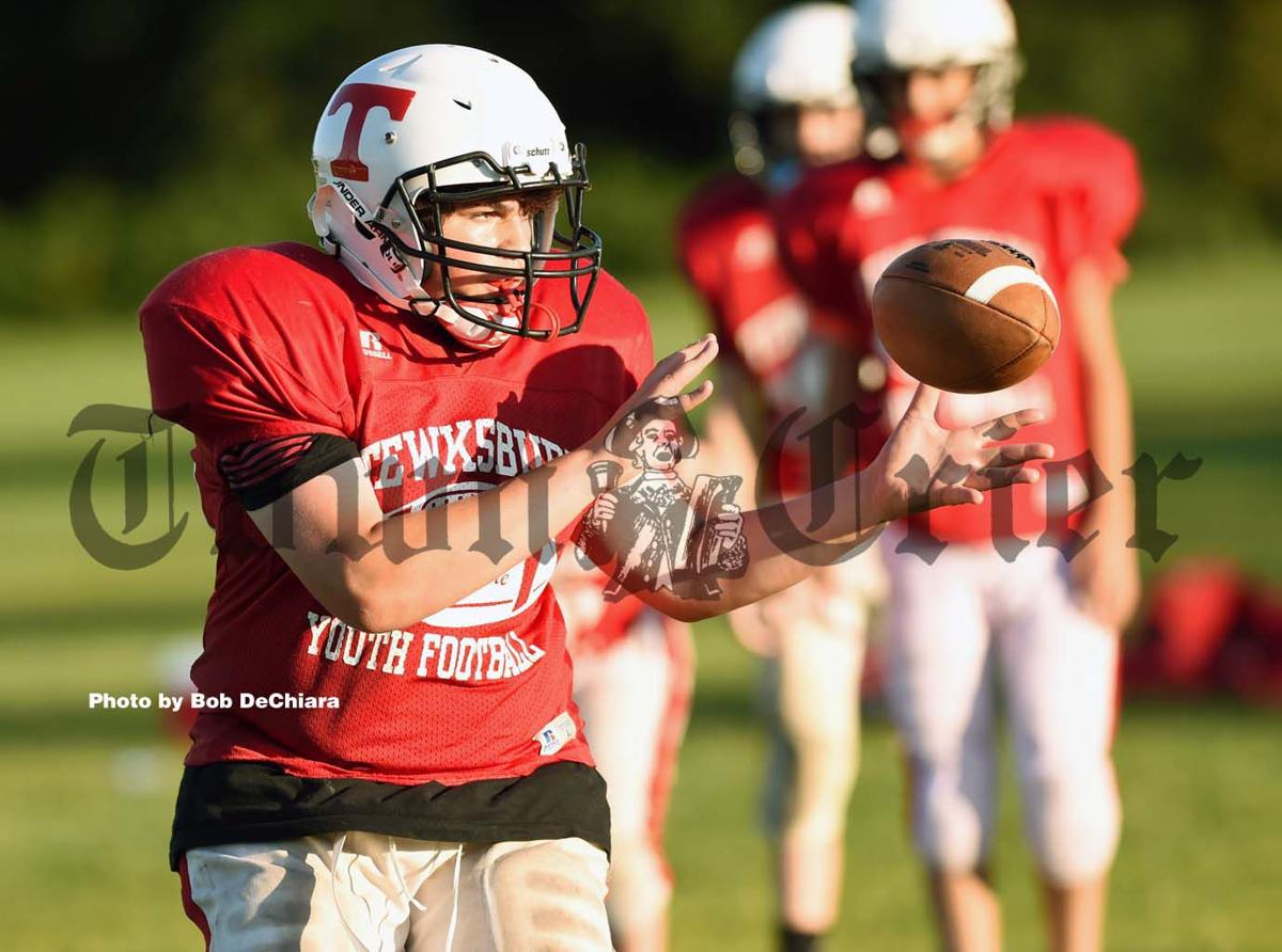Football Is Back Tewksbury Youth Football Makes The Jump To