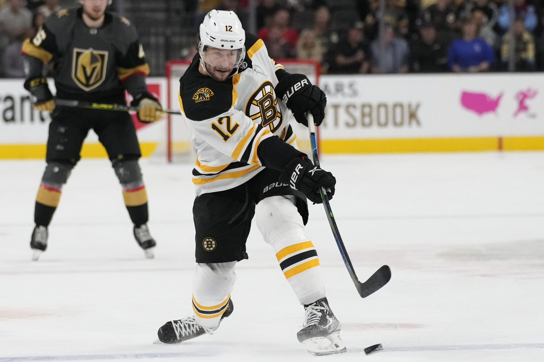 Smith hits jackpot in Vegas with hat 