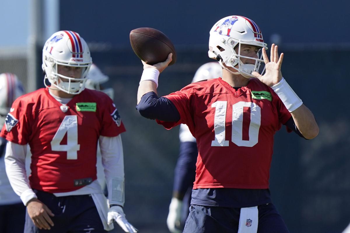 Tennessee Titans recover New England Patriots quarterback Bailey