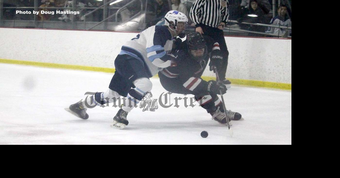 Tough tests early: Wilmington boys, Wilmington/Stoneham girls hockey fall in first games