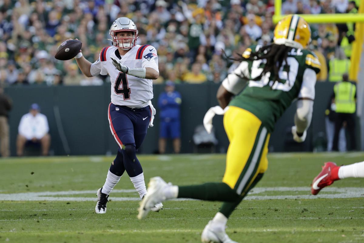 How did Bailey Zappe's first NFL start compare to Mac Jones, other Patriots  QB debuts? 