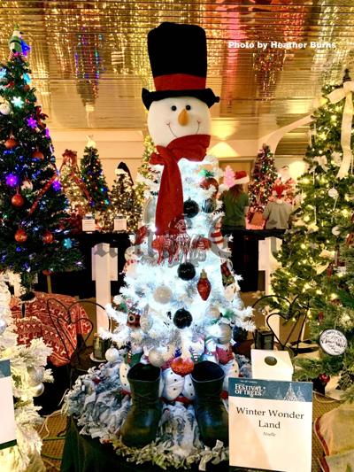 Snowman-themed tree