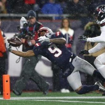 Rams fend off Bears comeback as Patriots advance in NFL playoffs