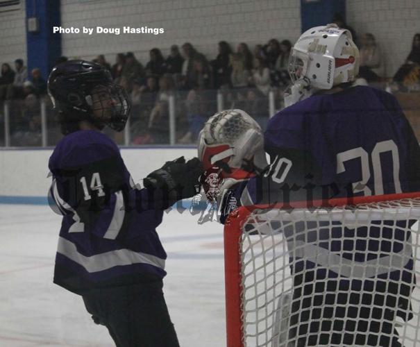 Bennie hockey holds on for wild win over St. Kate's - College of