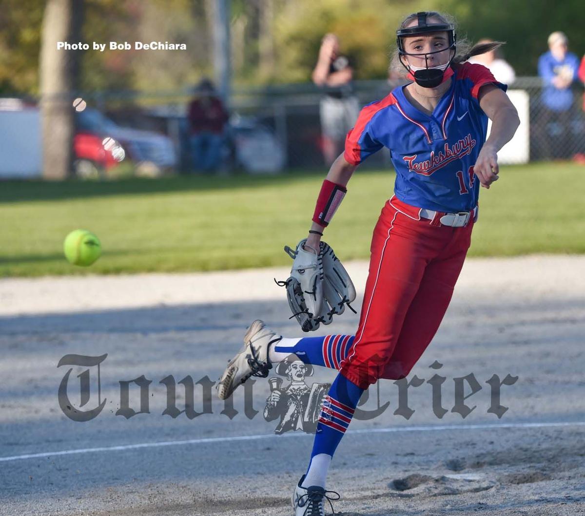 Ryan Softball Team Red Hot Win 4 In A Row Sports Homenewshere Com Ryan Softball Team Red Hot Win 4 In A Row Sports Homenewshere Com