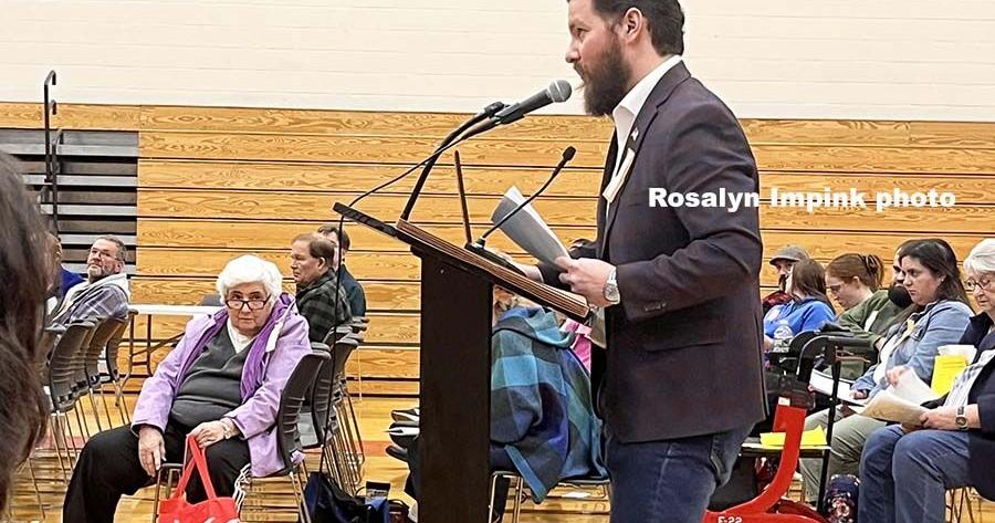 Special Town Meeting rejects article calling to end mailing of full Town Meeting warrant to all households