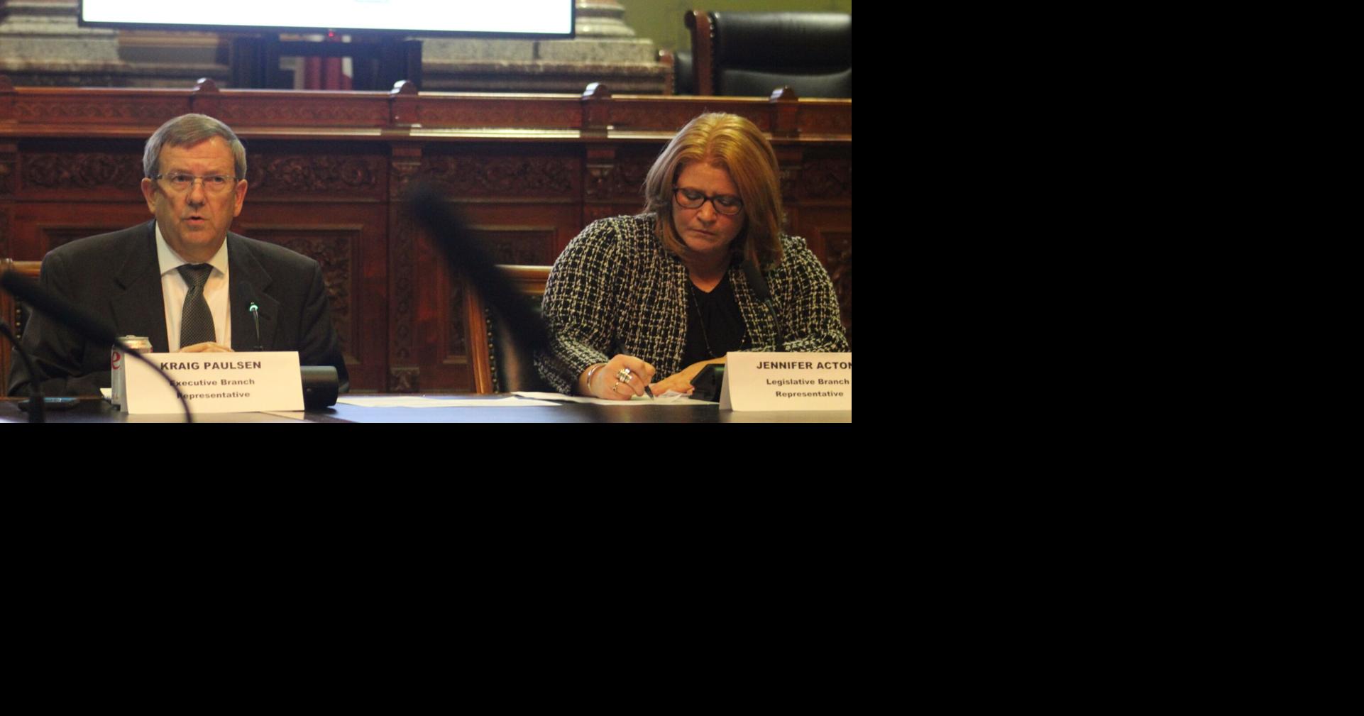 Iowa’s fiscal picture improves slightly, but budget deficit remains