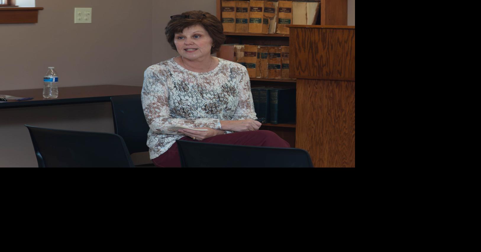 Heroes and rogues: Author exposes Iowa’s famous, notorious