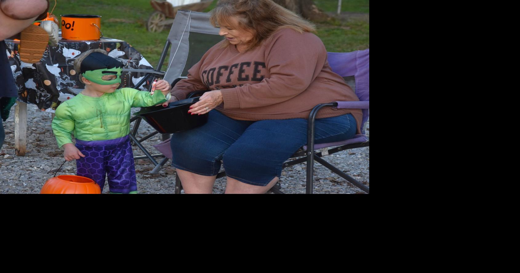 Trick-or-Treating on the Wabash | Local News | hometownregister.com
