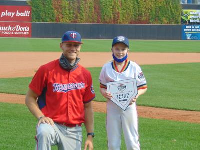 Minnesota Twins donate new gear to local high school baseball, softball  teams - CBS Minnesota