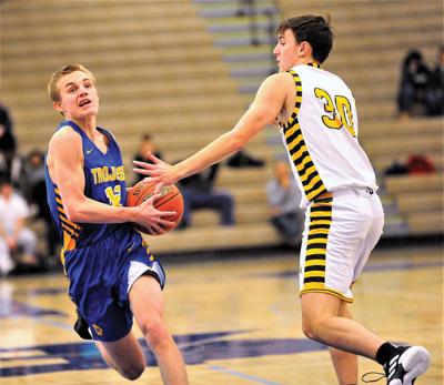 Basketball Five Guards Start In Wayzata S Boys Hoops Win
