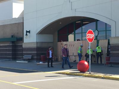 Target Closes 30 Metro Area Stores Sun Sailor Hometownsource Com