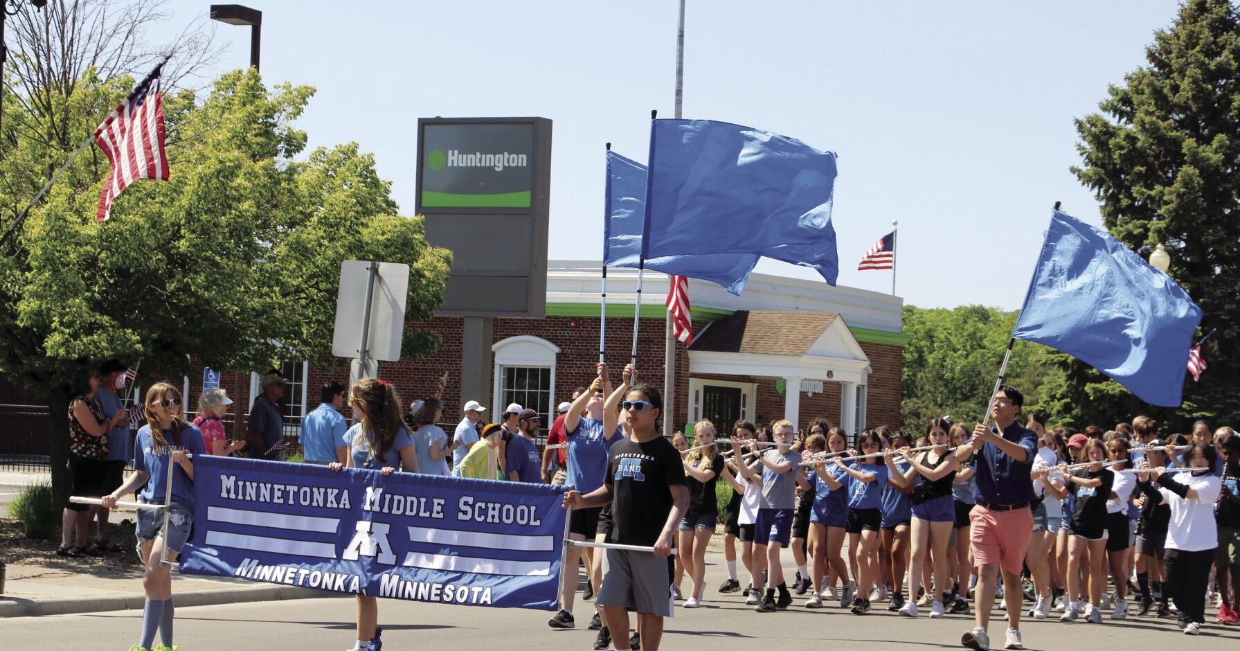 Excelsior's Water Street lights up with annual Memorial Day parade | Excelsior/South Lake - Vimarsana News