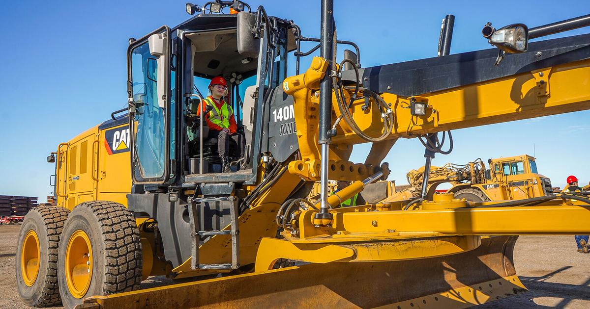 Students take part in ‘heavy equipment rodeo’ in Rosemount | Free ...