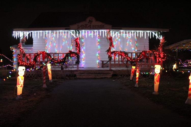 The show goes on Volunteers, Anoka County Fair continue Holiday in