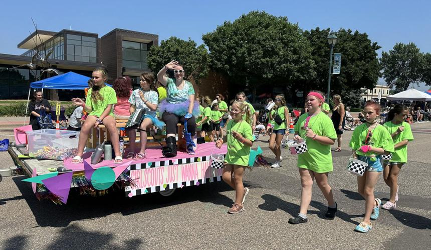 Fan favorites from Riverfest Parade flash back to ’80s | Monticello ...