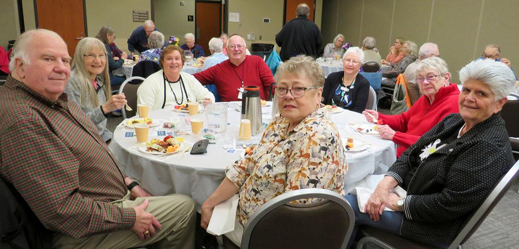 Apple Valley Senior Center salutes 20212022 volunteers Free