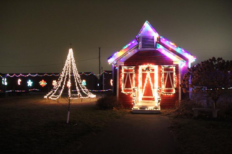 The show goes on Volunteers, Anoka County Fair continue Holiday in