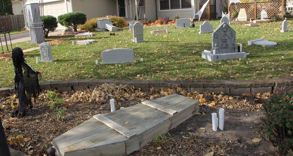 Anoka Halloween house decorating contest ABC Newspapers