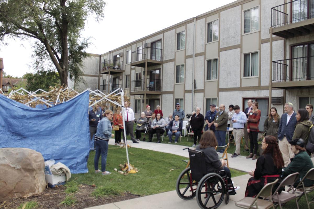 Section 8 Tenants Worry About Their Futures At St Louis Park Complex St Louis Park Hometownsource Com