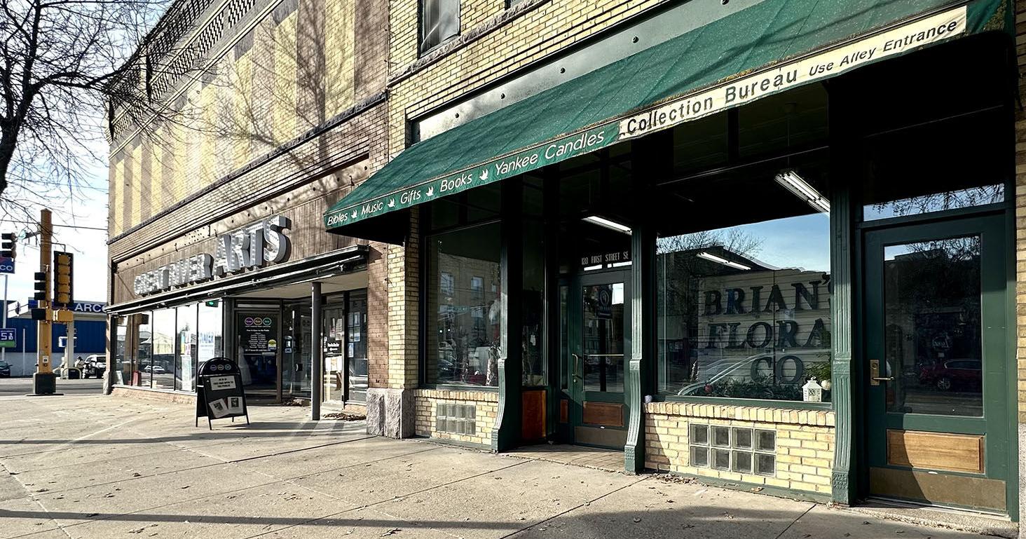 Brian's Floral Co. opens downtown Little Falls - Vimarsana News
