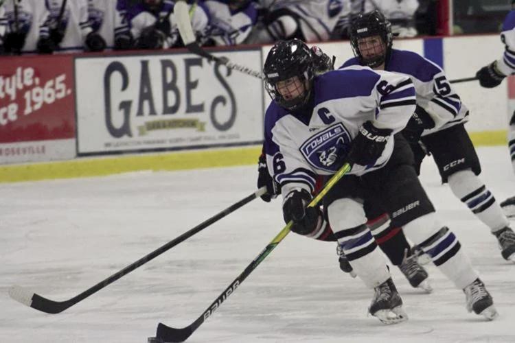 Rogers Girls Hockey S Historic Season Ends With Loss In Section 5 2a Semifinal Rogers Hometownsource Com