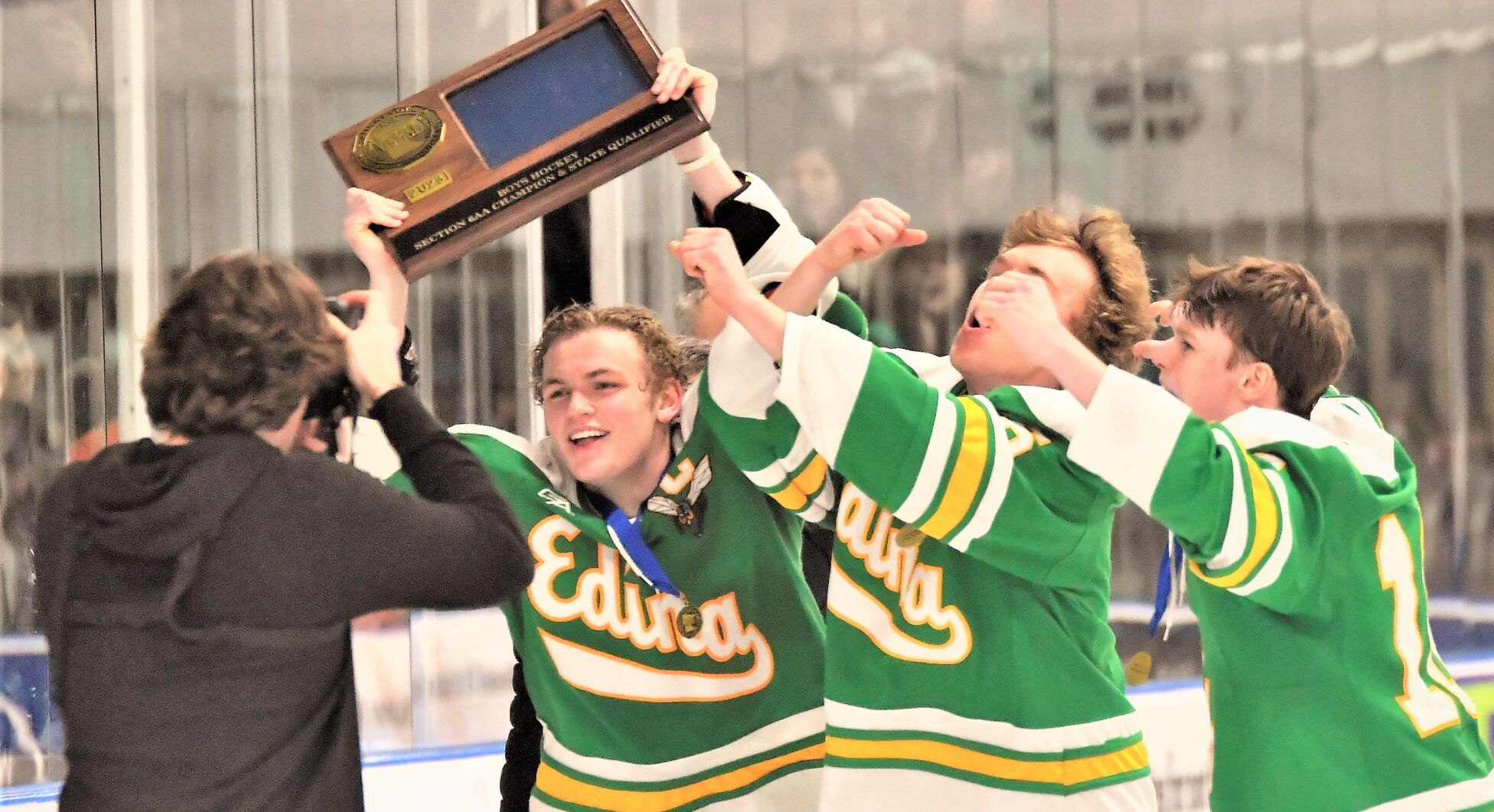 jackson-nevers-leads-edina-hockey-team-back-to-state-bvm-sports