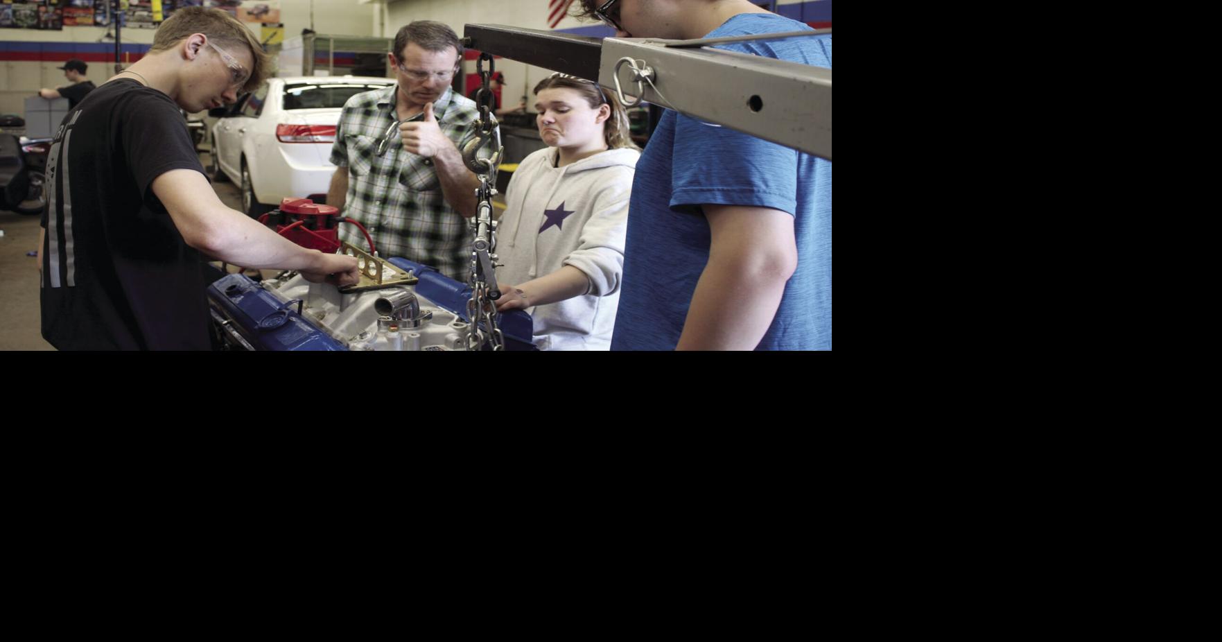 C-I auto repair class benefits from community support | Local News