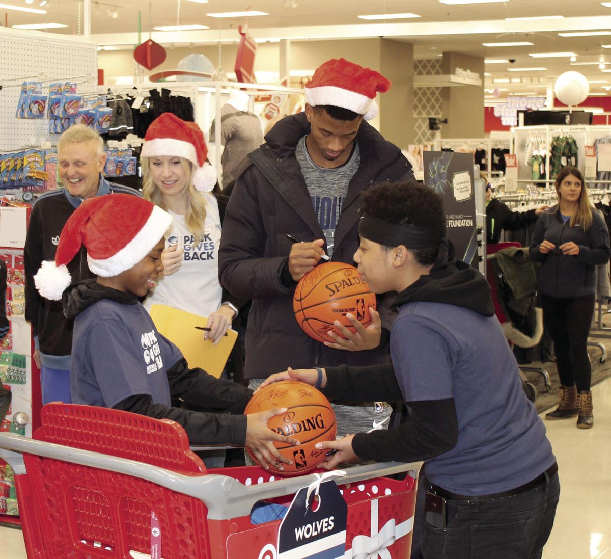 Timberwolves Players Give Back At St Louis Park Store St Louis