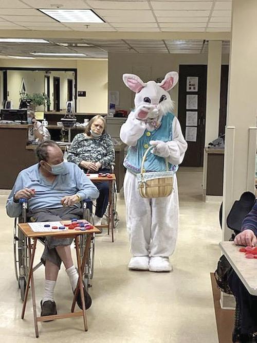 Jellybean visits seniors, students for Easter