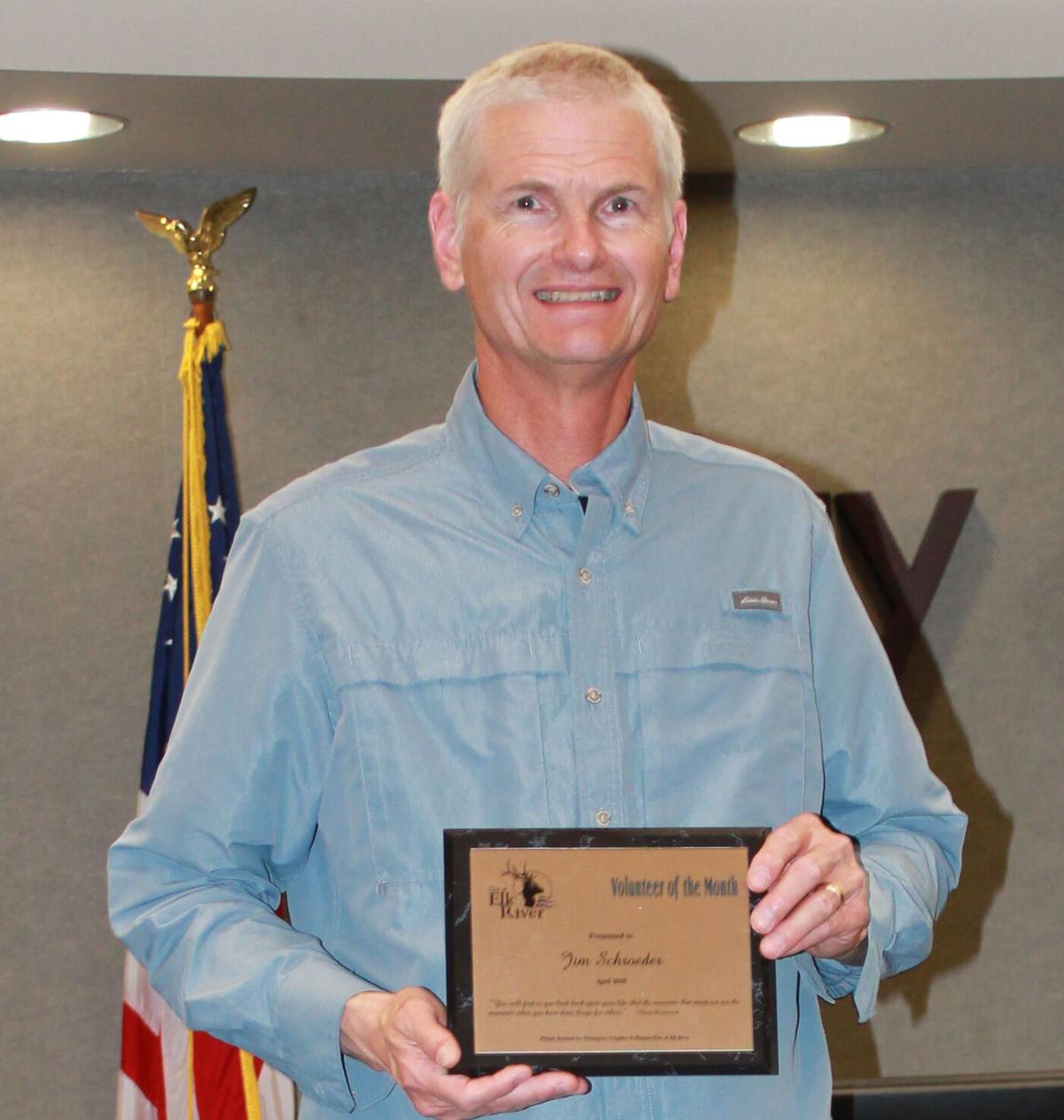 Volunteers Awarded For Their Helpful Efforts Elk River Star News Hometownsource Com