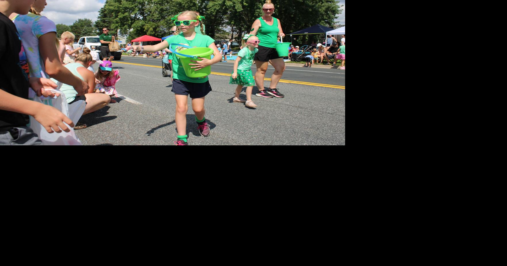 Hundreds brave heat for Rosemount Grand Day Parade