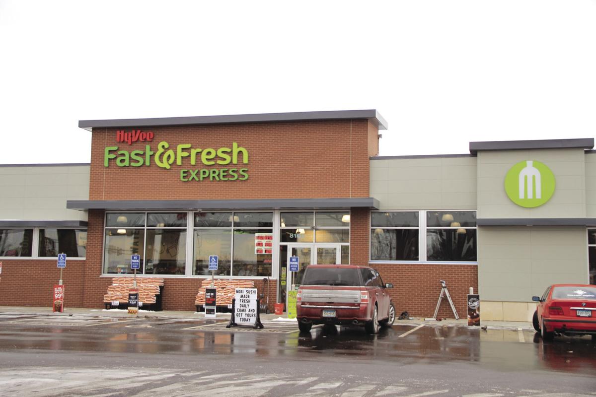 Hy Vee S Fast Fresh In Slp Aims To Offer Healthier Options Spring Lake Park Hometownsource Com