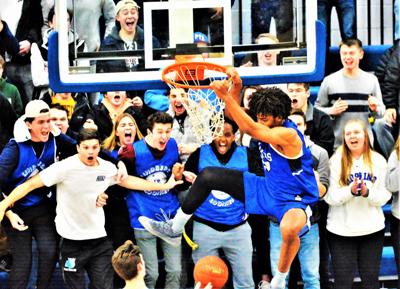 Hopkins Boys Basketball Zeke Nnaji Puts On A Show For Royal Court