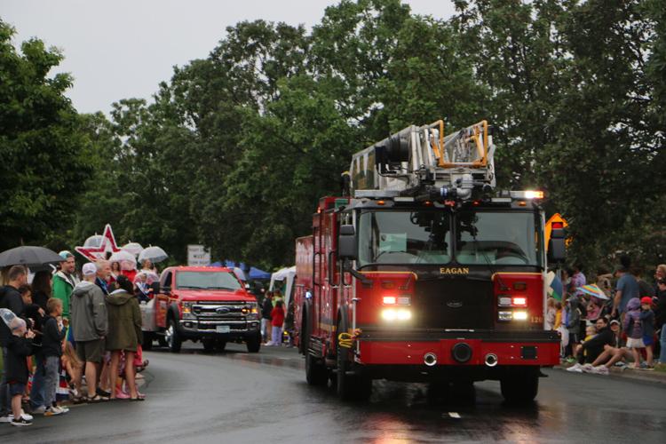 2024 Eagan Funfest Parade floats through rain to entertain Free