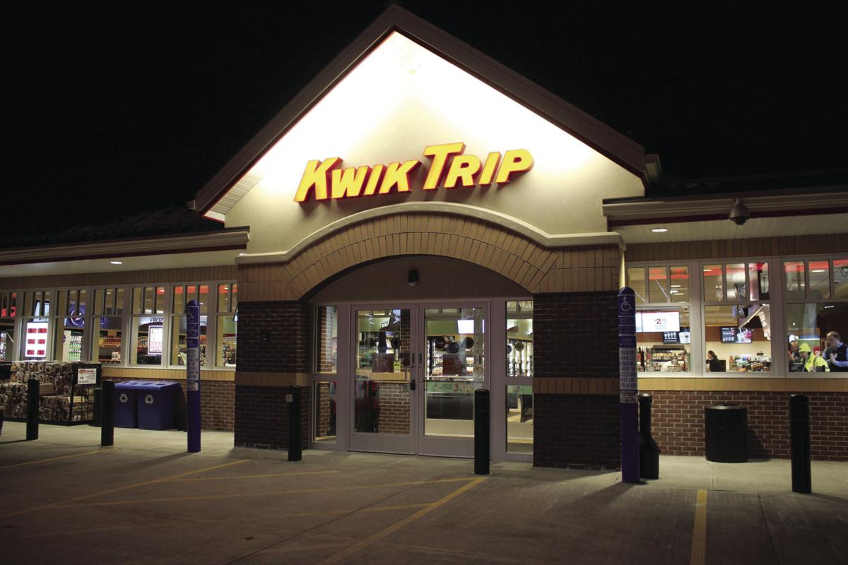 Kwik Trip S 5 A M Opening Draws Eager Interested Crowd Community Hometownsource Com