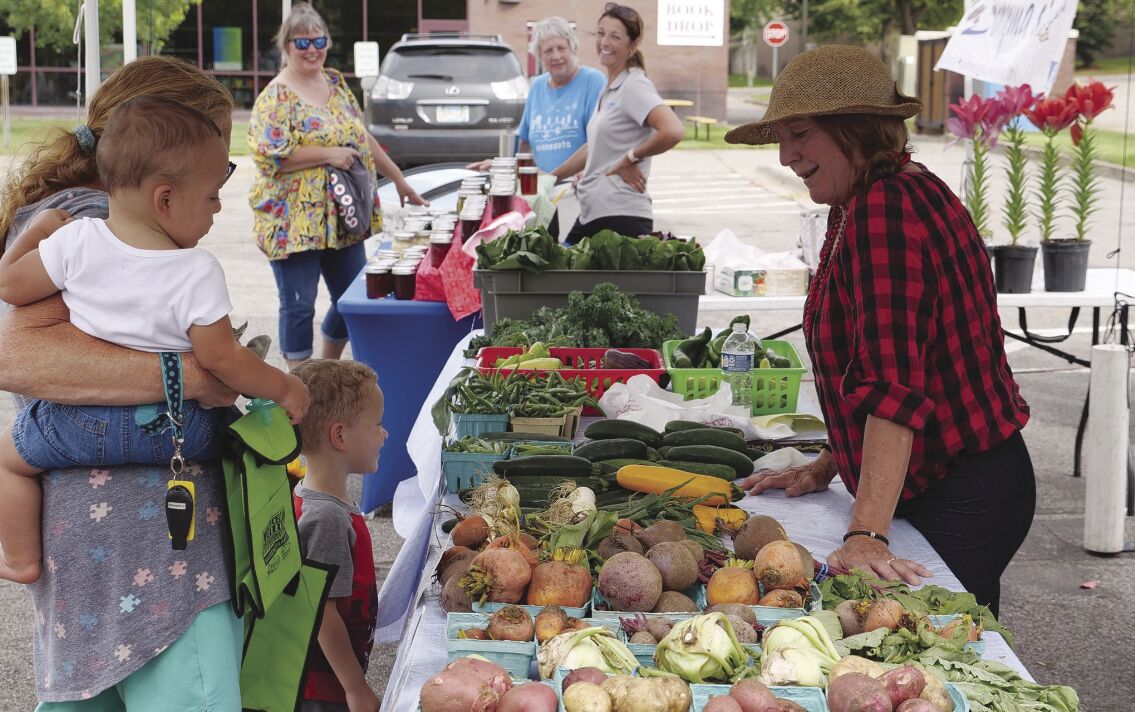 洋楽 farmers market New season of farmers markets kicks off with food, music