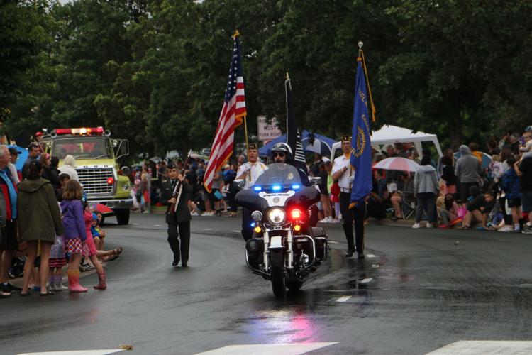 2024 Eagan Funfest Parade floats through rain to entertain Free