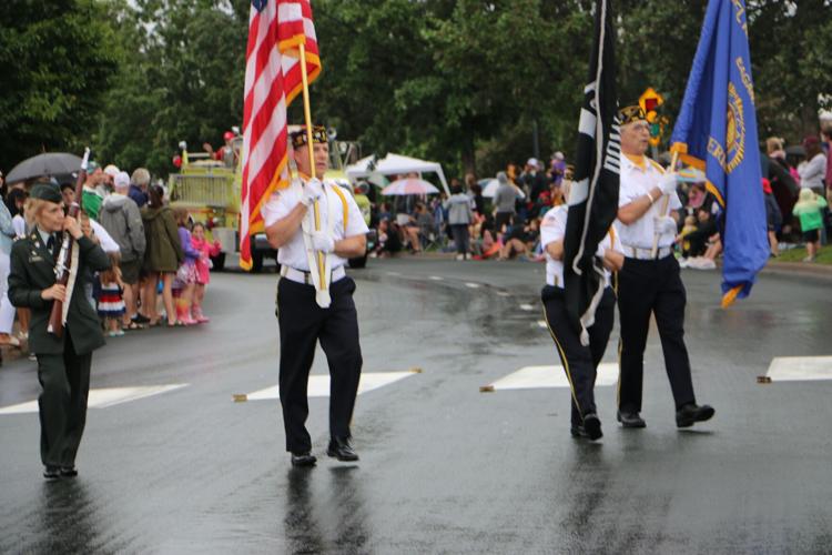 2024 Eagan Funfest Parade floats through rain to entertain Free