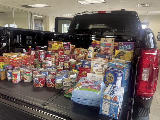 Anderson & Koch Ford hosts successful StuffATruck food drive Local