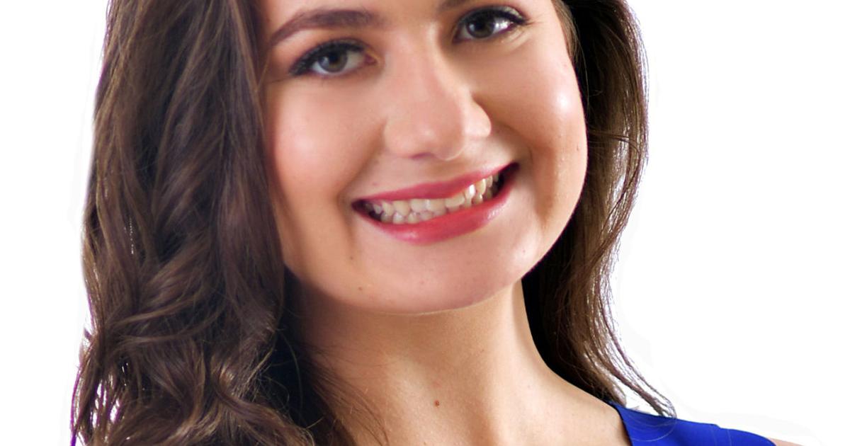 Giahna Rucki Gianna Rucki wins blogger award | Free | hometownsource.com