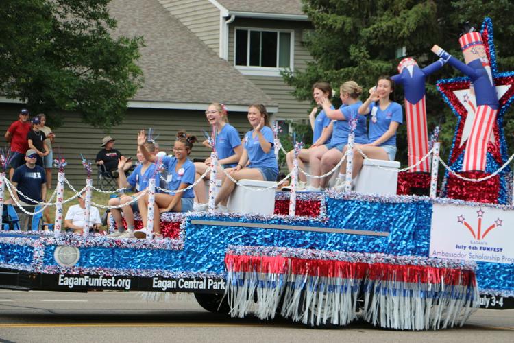 Eagan shows up to celebrate Fourth of July at Grand Day Parade | Eagan ...