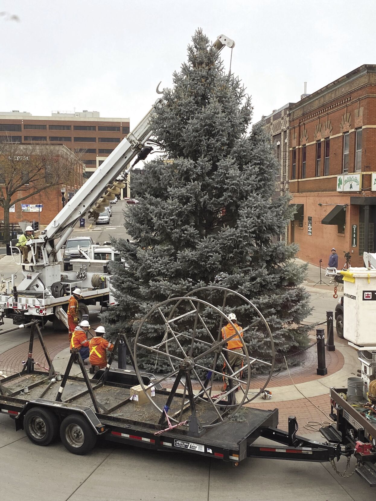 Downtown dayton christmas tree lighting 2021