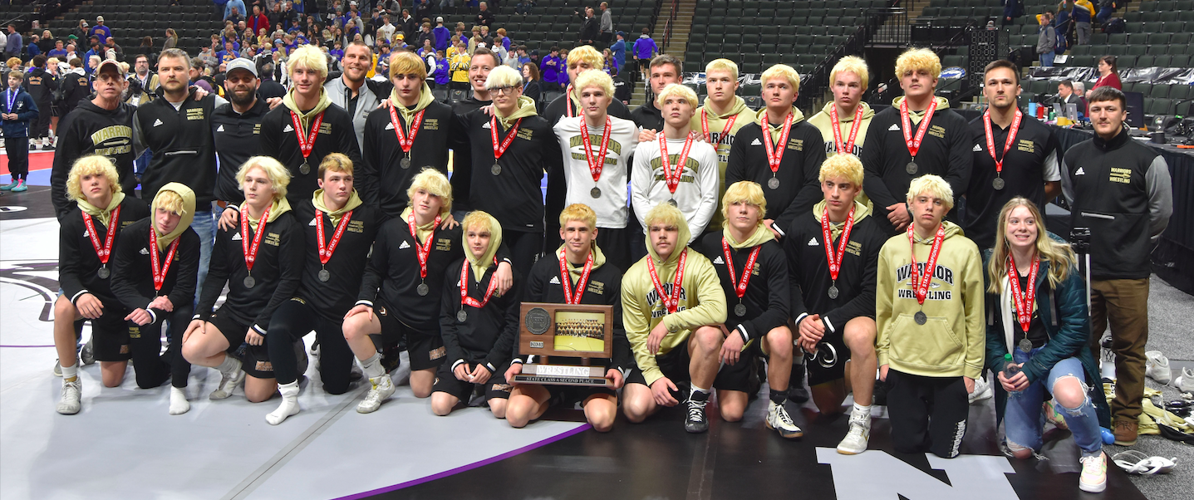 2023 Cal wrestling takes 2nd at state - team photo
