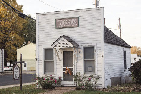 Walking tour explores the history of Maple Plain | Laker Pioneer