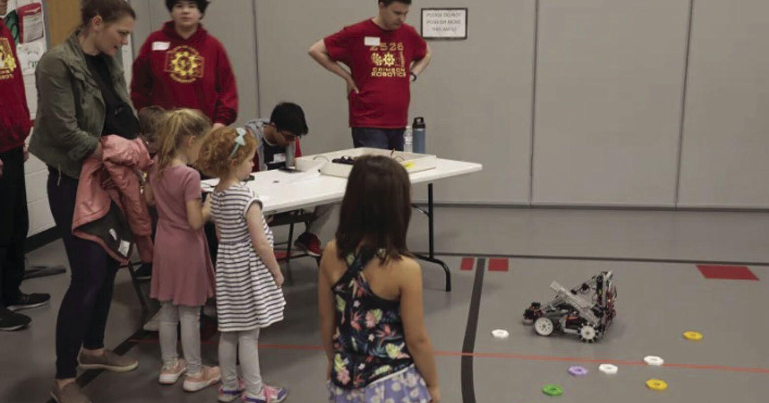 Basswood Elementary hosts Math, Science Night for families - Vimarsana News